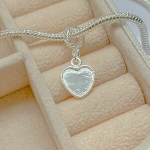 Pulseira com berloque de coração cravejado Prata 925