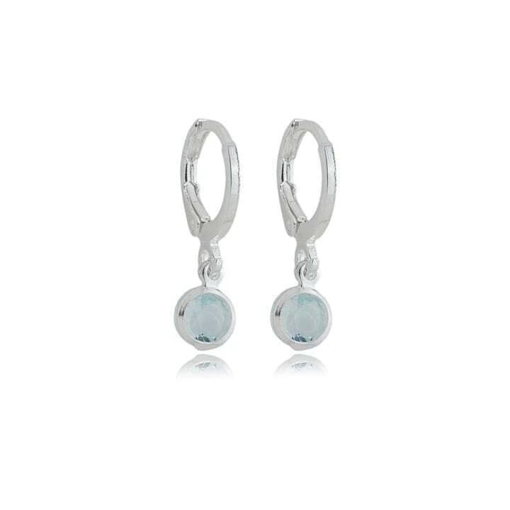 Brincos de Argola são Atemporais : a Elegância das Argolas Banhadas a Prata e Ouro da Bastet